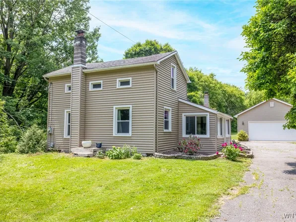 5996 Sautell Rd, Bergen, NY 14416