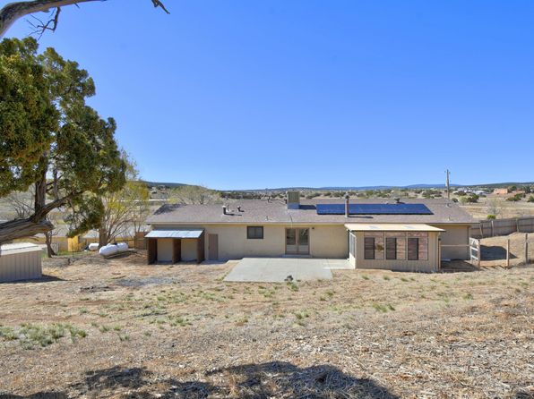 100 Raindrop Ct, Edgewood, NM 87015