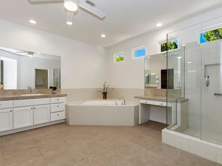 SPACIOUS PRIMARY SUITE