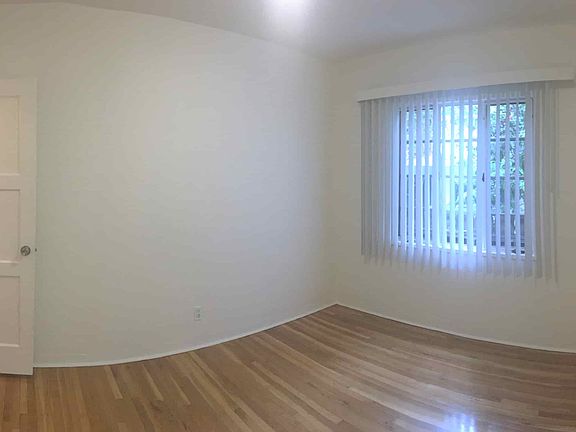 4th image of 125-135 W Los Olivos St #133