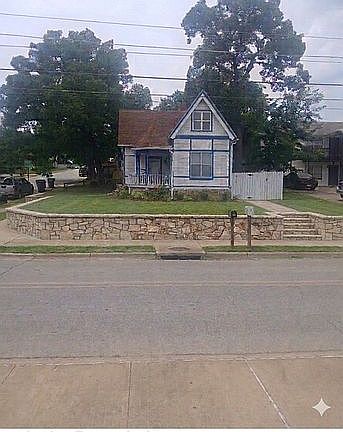 2nd image of 805 N Leverett Ave #832
