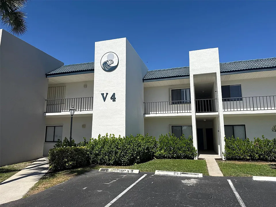 1605 US Highway 1 #V-4-104