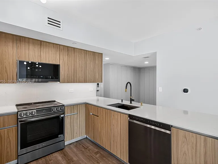 350 S Miami Ave #1705 — Photo 16