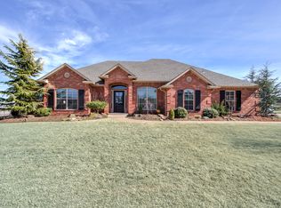 22488 Sams Dr, Edmond, OK 73025