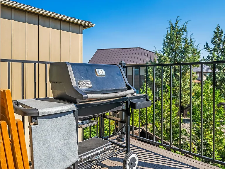 BBQ & chill station
