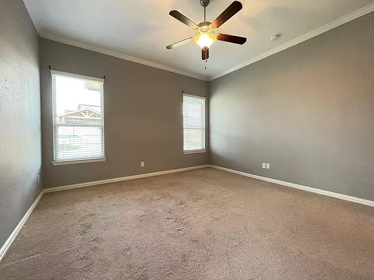 1700 Medina Ln — Photo 12