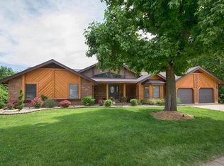 1140 White Lake Dr, Saint Charles, MO