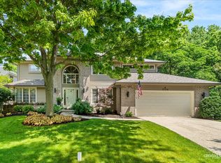 2124 University Dr, Naperville, IL 60565