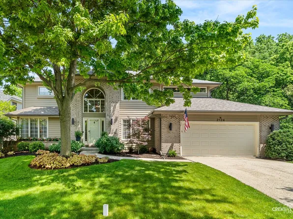 2124 University Dr, Naperville, IL 60565