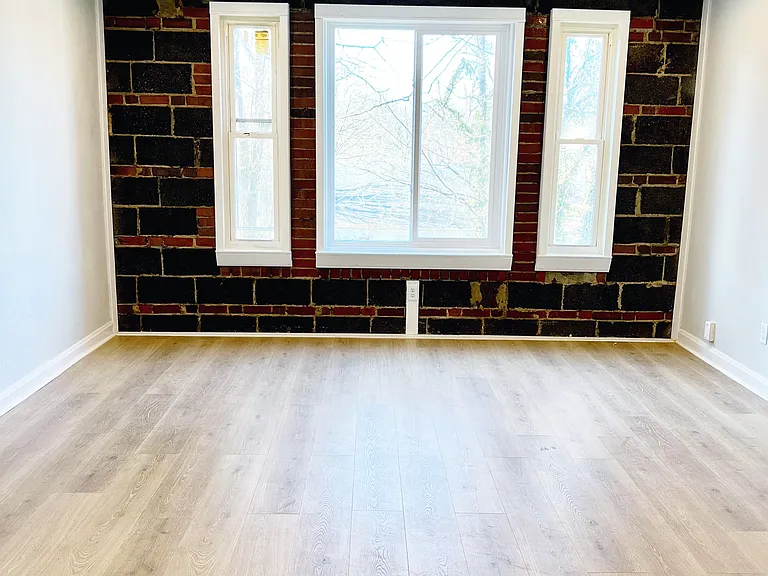 405 Linden Cir #4 — Photo 8