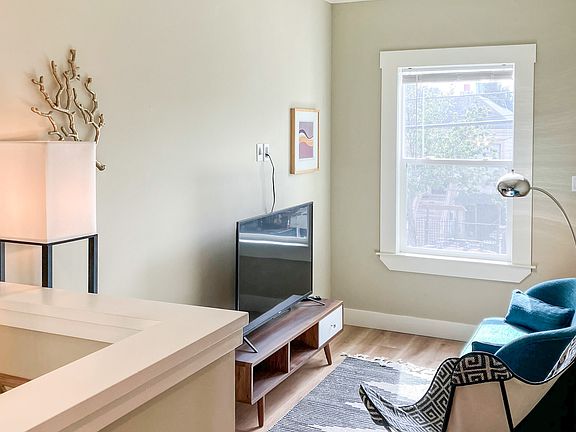 3rd image of 852 Mead Ave