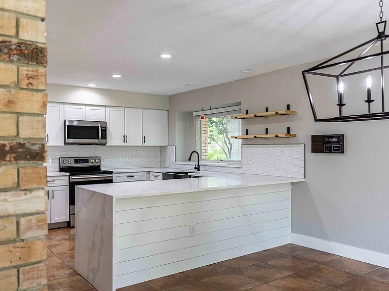 2331 Bluffridge St — Photo 8