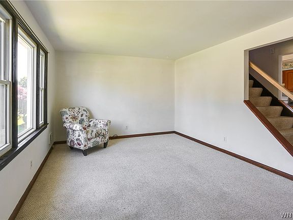 5th image of 105 Nokomis Pkwy