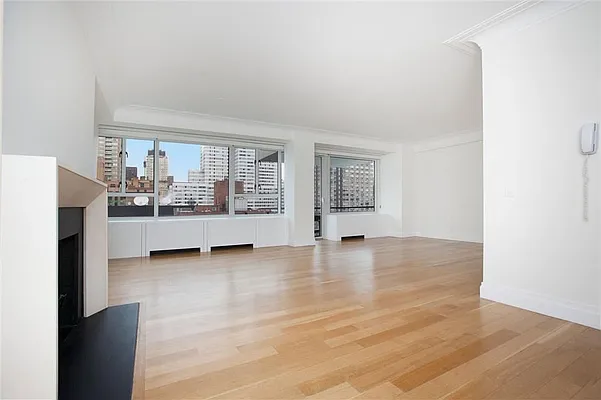 Rented by R New York | media 27