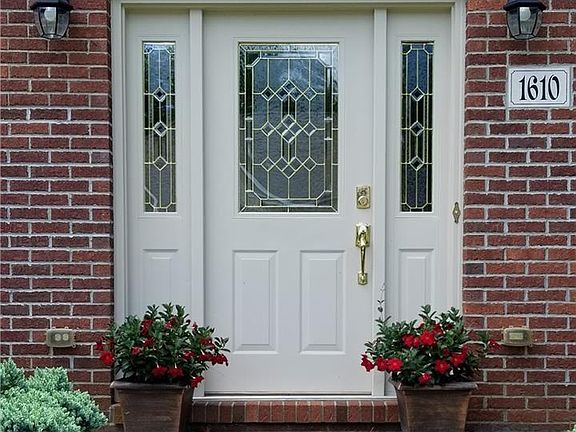 3rd image of 1610 Greenmont Hills Dr
