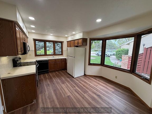 5th image of 1908 Stolley Park Cir