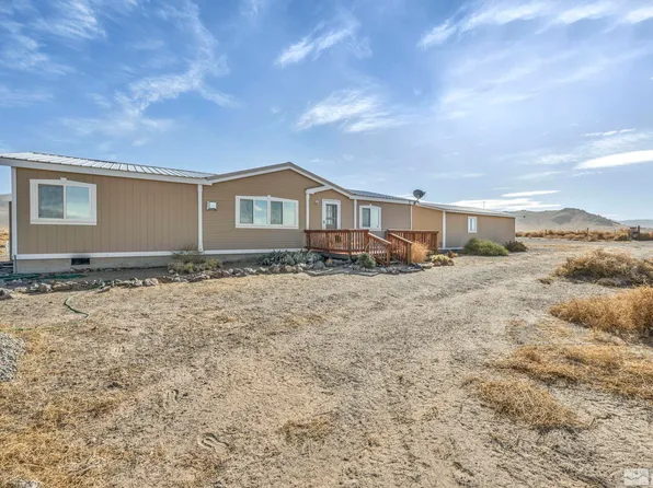 26 Canyon Dr, Yerington, NV 89447