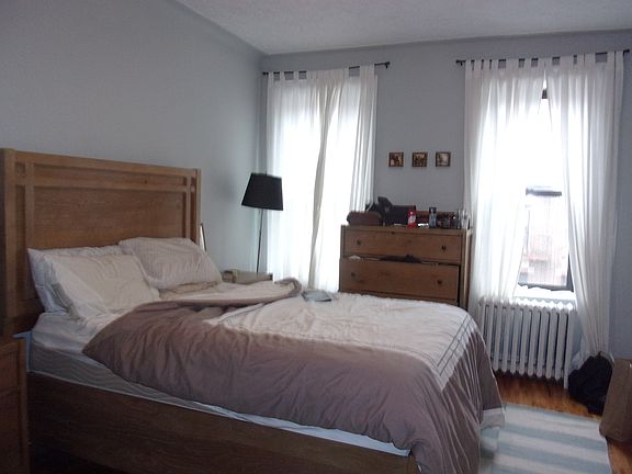 5th image of 2439 38th St APT 10C