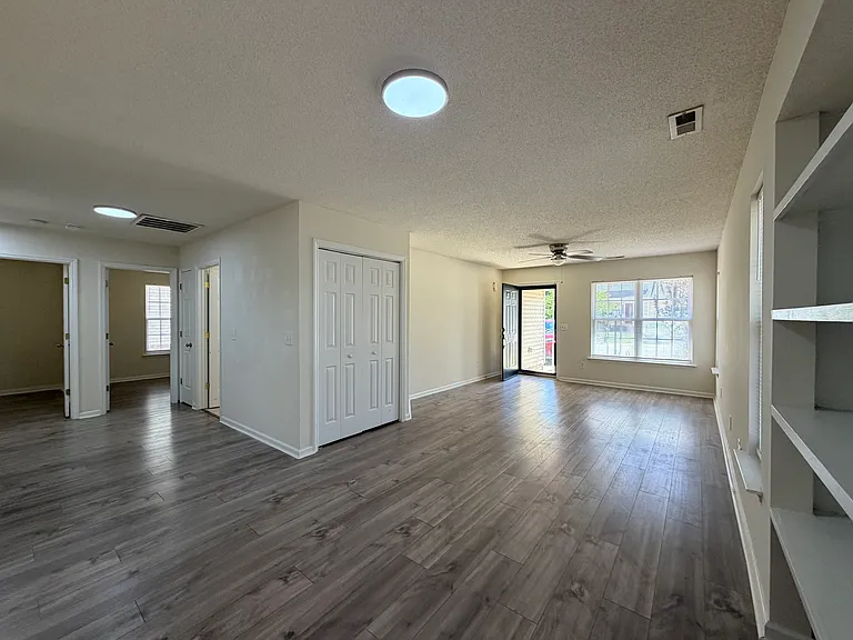 4832 Lighthouse Ct — Photo 18