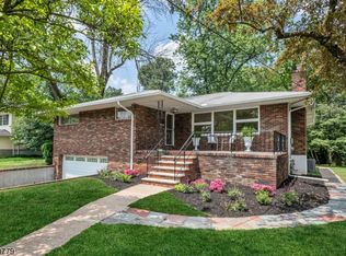 386 Plaza Rd, Fair Lawn, NJ 07410