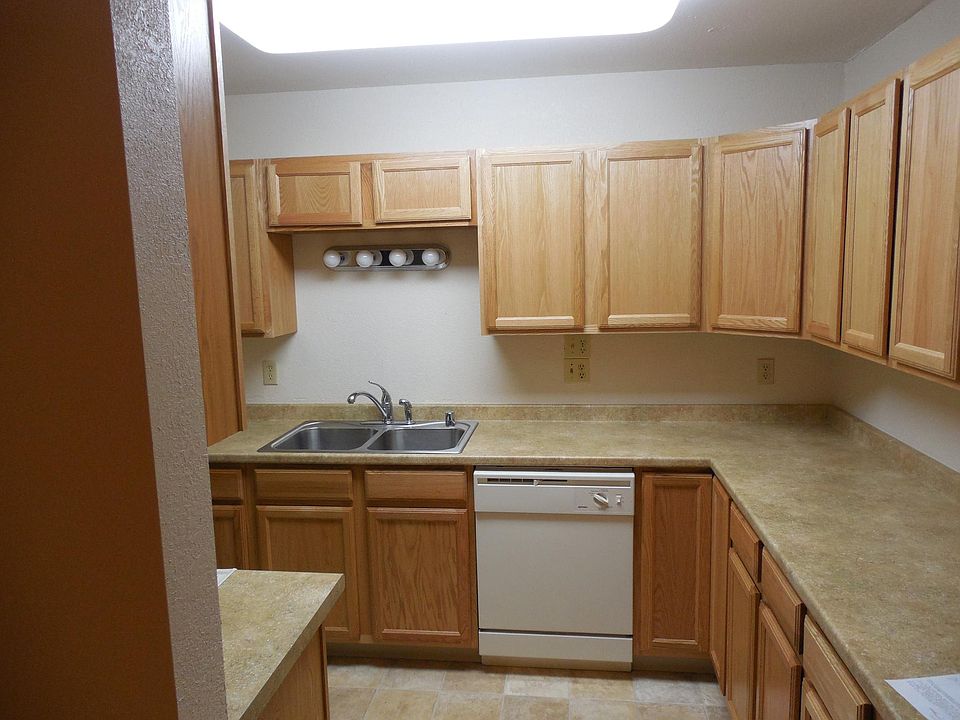 2nd image of 2440 Nancy Cir