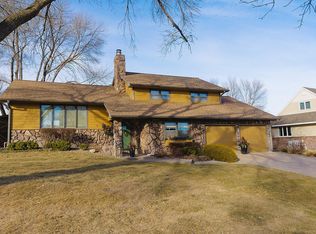 9 Centennial Ln, Kearney, NE 68845