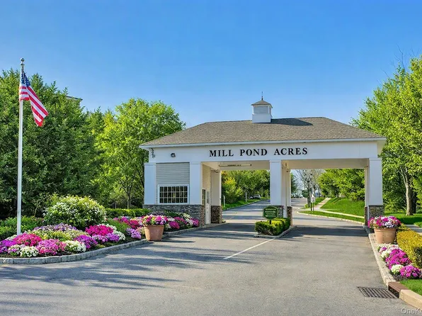 74 Miro Place, Port Washington, NY 11050