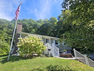 84 Woodland St, Holyoke, MA, 01040