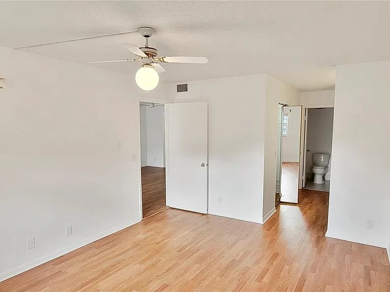1300 SW 130th Ave #201F — Photo 4