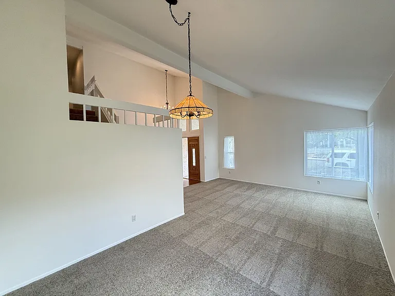 2604 Jacaranda Ave — Photo 5