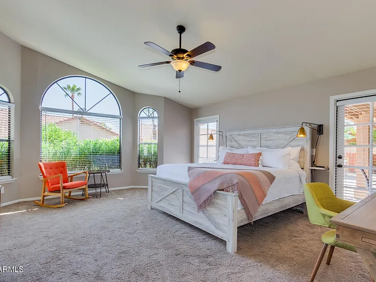 1585 W Honeysuckle Ln — Photo 16