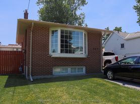 349 Adelaide Ave W, Oshawa, ON