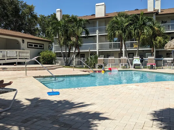 330 Madeira Cir, Tierra Verde, FL 33715