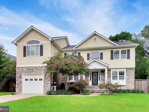 7126 Wayne Dr NW, Annandale, VA 22003