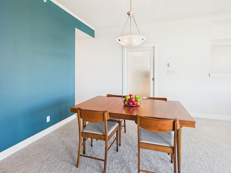 Saanich Apartment for rent - 2 Bedrooms — photo 16