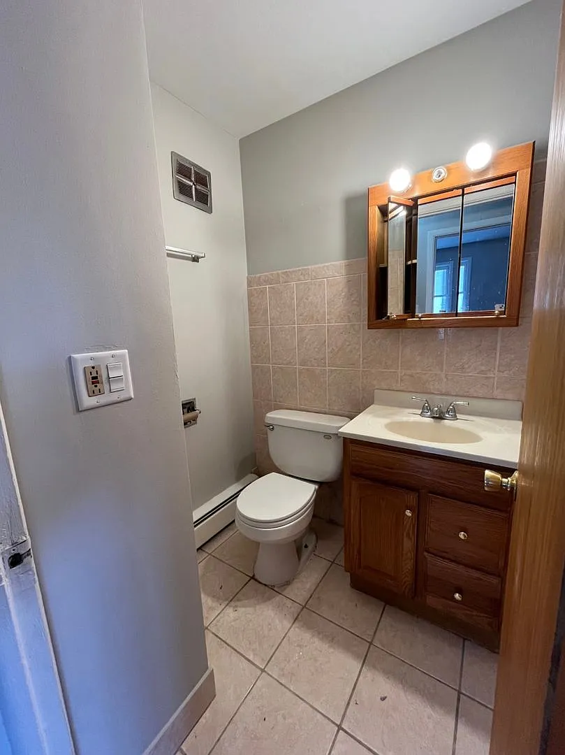 2951 Thatcher Ave — Photo 4