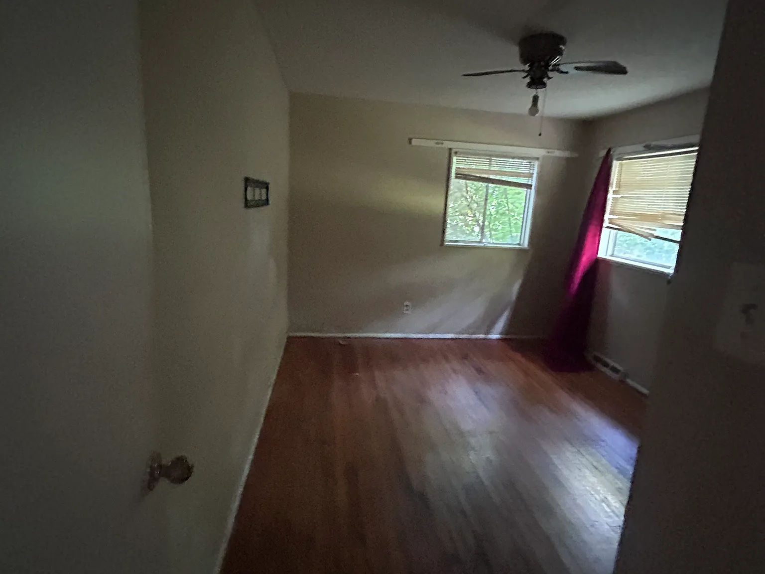 3 bed, 888 sqft, $975 — Photo 3