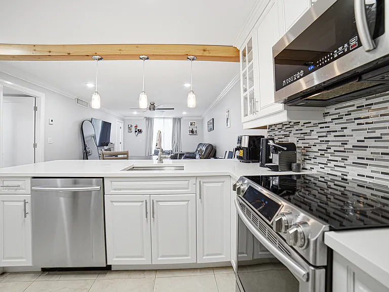 5201 NW 2nd Ave #2130 — Photo 7