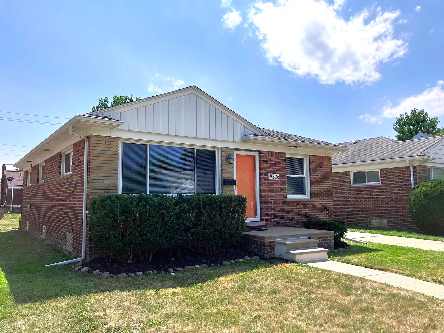 3 bed, 1.5 bath, 1034 sqft, $1,700 — Photo 3