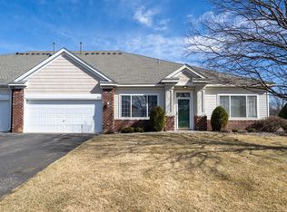 5917 Prairie Ridge Dr, Shoreview, MN 55126