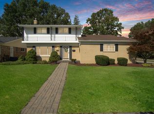 44116 Arlington Rd, Canton, MI 48187