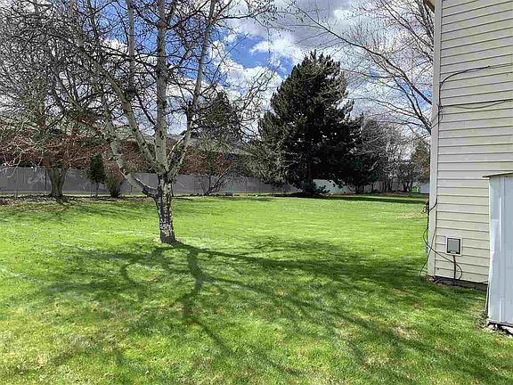3rd image of 12210 E Lenora Dr