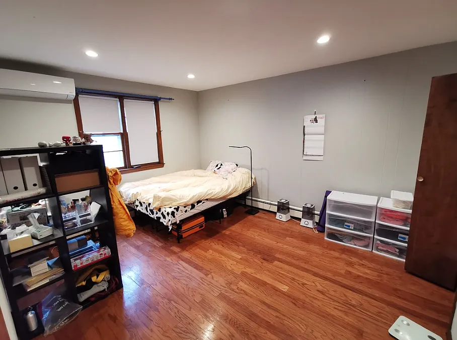 3 bed, 999 sqft, $4,500 — Photo 4
