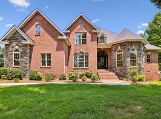 231 Point Dr, Belvidere, TN 37306