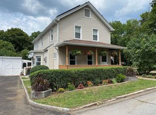 21 Main St, New Hamburg, NY 12590