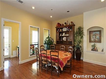 Breakfast Area/Sun Room