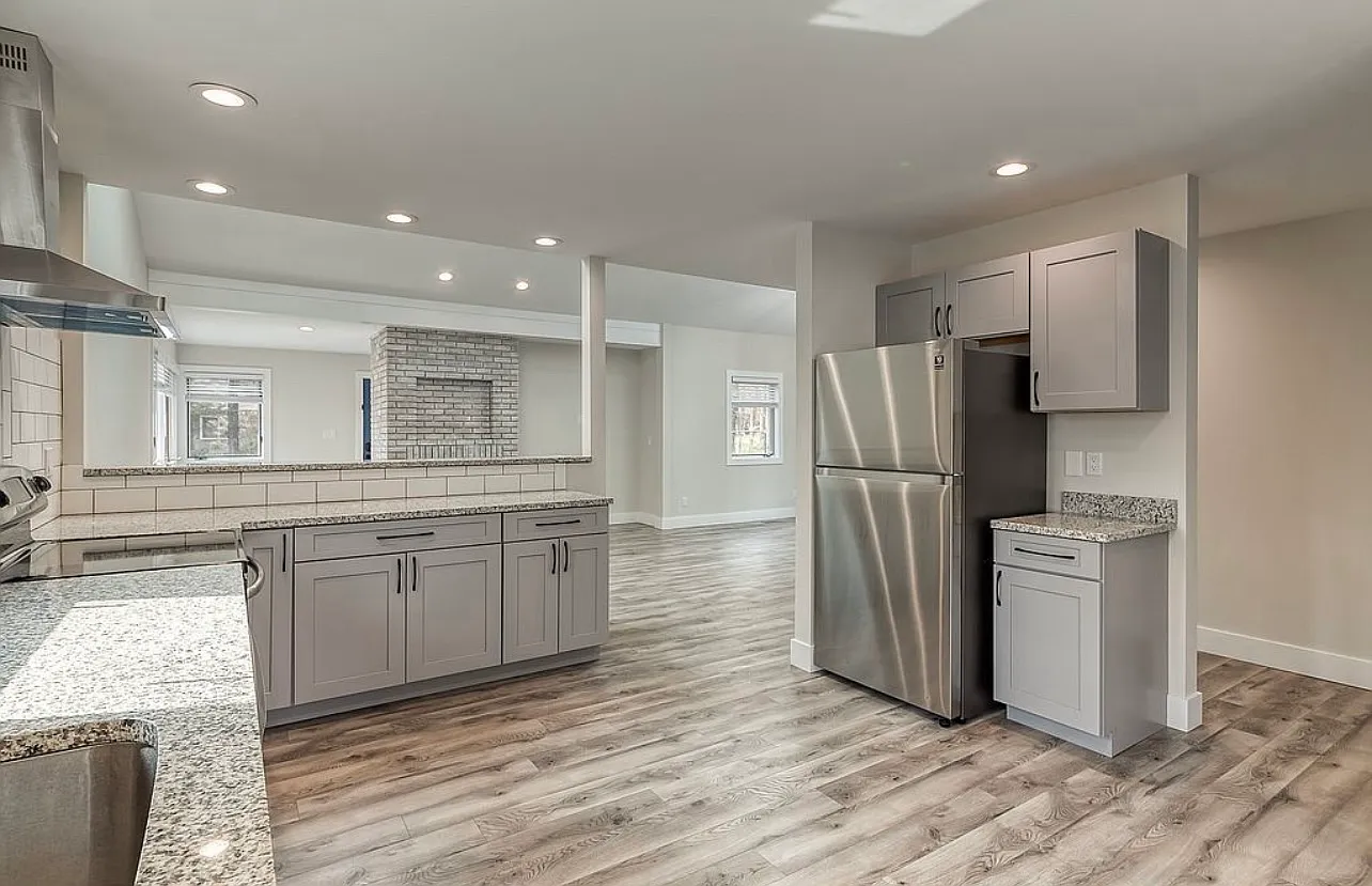 3 bed, 2100 sqft, $2,600 — Photo 4