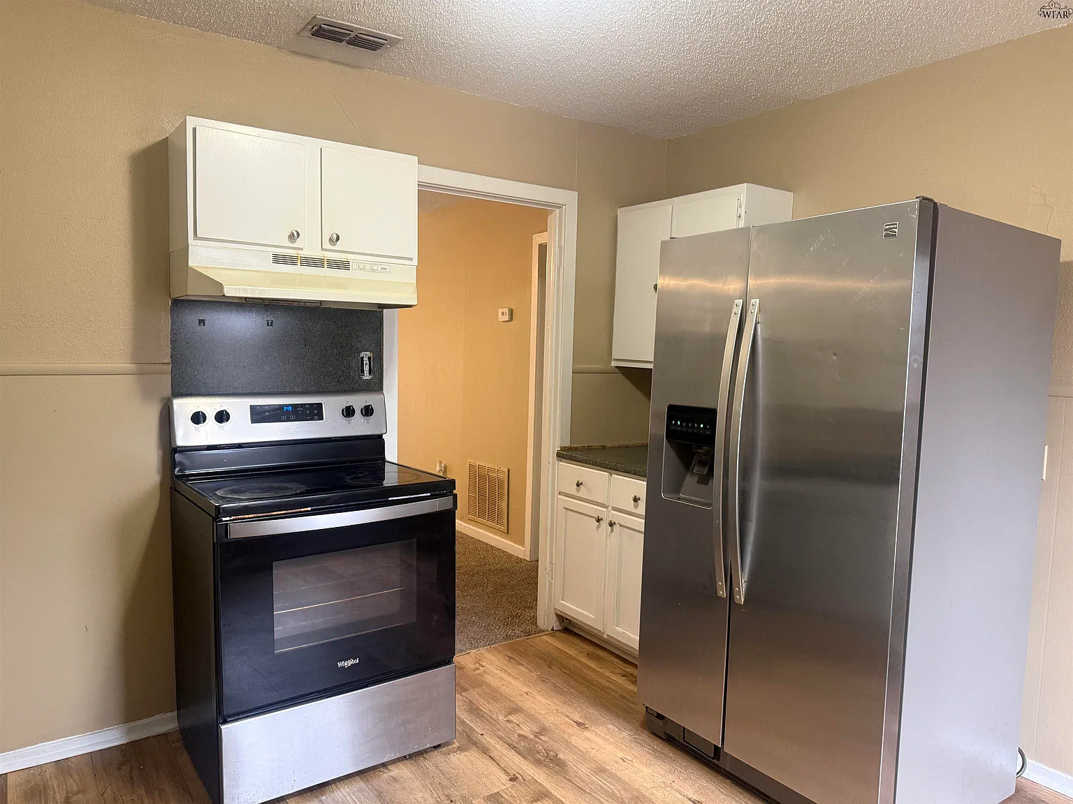 2 bed, 1.0 bath, 804 sqft, $1,000 — Photo 3