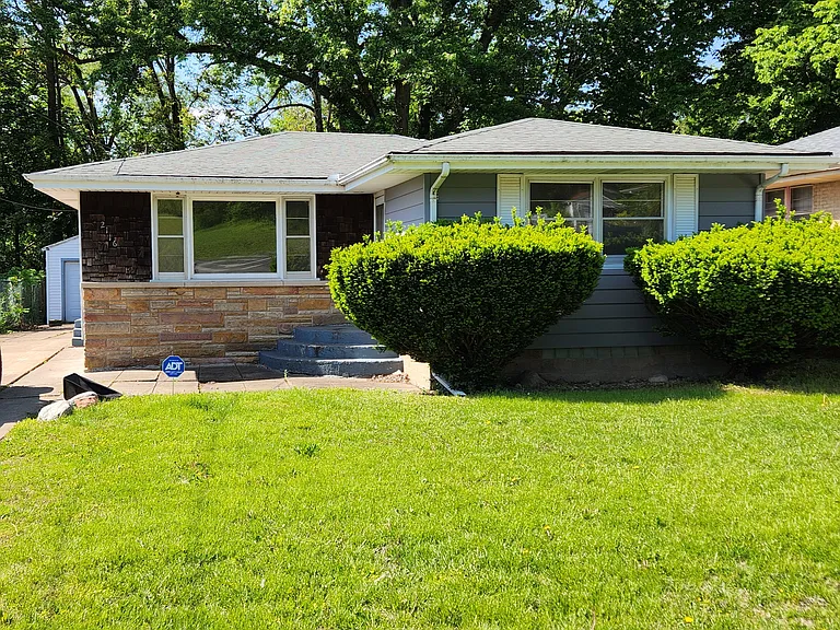 2116 W Kettelle St — Photo 1