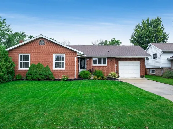 84 Palmer Dr, Kingsville, ON N9Y 3B4